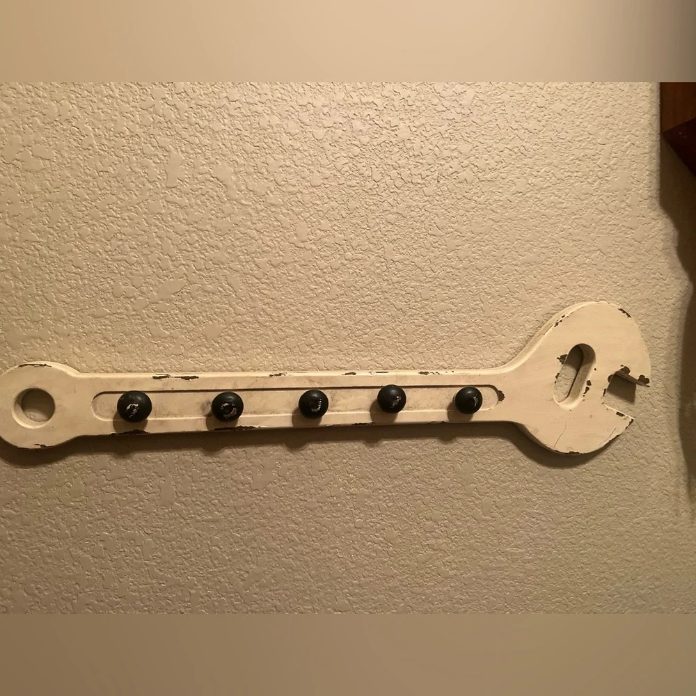 Wooden wrench hat rack